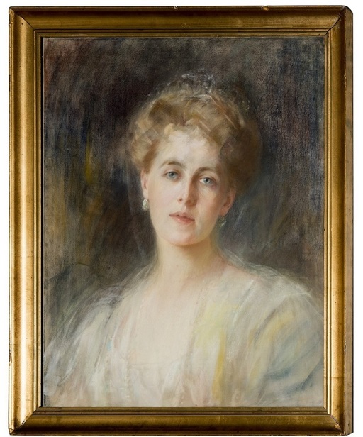 Expoziţie dedicată Reginei Maria la Biblioteca Academiei Române