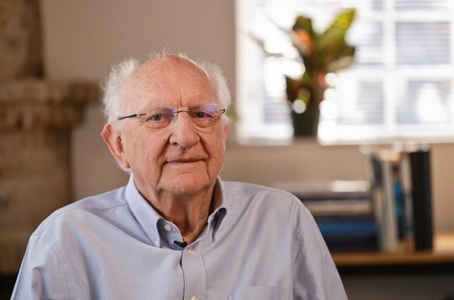 Unul dintre laureaţii Premiului Nobel pentru Fizică din 2025 a denunţat eforturile lui Trump de a transforma peisajul ştiinţific din SUA: „O problemă extrem de gravă”