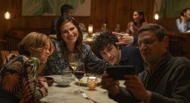 HBO lansează serialul original de comedie „The Chair Company"