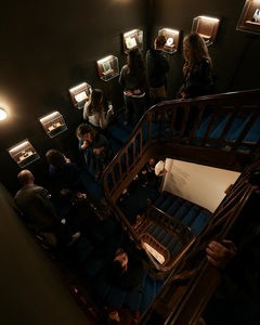 O expoziţie-manifest împotriva singurătăţii se deschide La Miţa Biciclista - Stabiliment Creativ