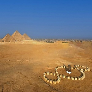 Egipt - O operă monumentală a lui Michelangelo Pistoletto a fost expusă la poalele piramidelor