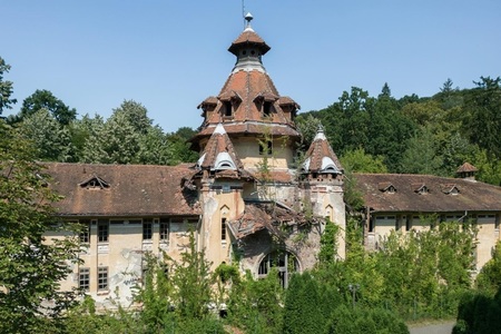 Mai mult de 50 de organizaţii şi specialişti cer clasarea în regim de urgenţă ca Monumente Istorice a patru obiective de patrimoniu din Băile Govora - FOTO