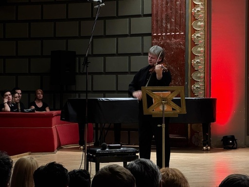 Gală de Crăciun cu Gabriel Croitoru şi discipolii săi, la Ateneul Român. Invitat special, violonistul Liviu Prunaru