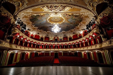 Investiţiile pentru 14 obiective prin proiectul „Temelii Culturale”, aprobate de preşedintele României. Muzeul „Brâncuşi”, Vila Reginei Maria şi Opera din Iaşi vor fi modernizate