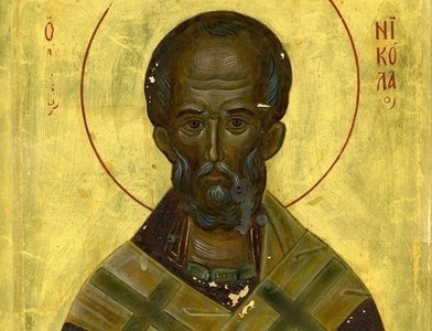 Moş Nicolae, ocrotitorul copiilor, dar şi al marinarilor, al brutarilor, al fetelor nemăritate şi al celor acuzaţi pe nedrept, sărbătorit sâmbătă. Vineri seară, copiii îşi lustruiesc ghetuţele pentru ca Moş Nicolae să le aducă daruri