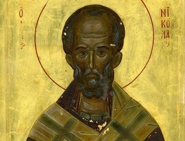 Moş Nicolae, ocrotitorul copiilor, dar şi al marinarilor, al brutarilor, al fetelor nemăritate şi al celor acuzaţi pe nedrept, sărbătorit sâmbătă. Vineri seară, copiii îşi lustruiesc ghetuţele pentru ca Moş Nicolae să le aducă daruri