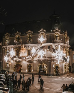 Un concert Madrigal de Crăciun, în faţa casei La Miţa Biciclista