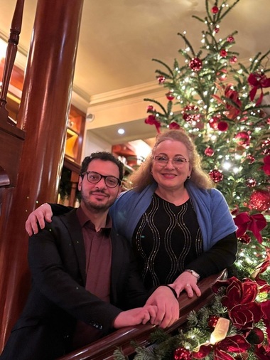 Bucharest Opera Christmas Market - Soprana Leontina Văduva şi pianistul Cătălin Răducanu susţin un concert pe esplanadă