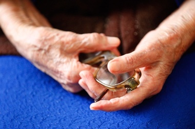 Nimeni nu moare de „bătrâneţe”? Ce arată autopsiile despre cauzele de deces la persoanele vârstnice