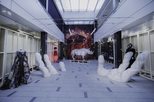 Artişti, scenografi, designeri, studenţi şi creatori din domeniul artelor spectacolului sunt invitaţi să se înscrie la Bienala de Scenografie Bucureşti 2026
