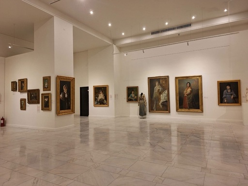 Expoziţia dedicată portului popular la Muzeul Naţional de Artă al României a fost prelungită cu încă o lună