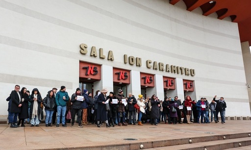 Sindicatul Actorilor din TNB solicită demisia ministrului Culturii: "Şi-a manifestat în multiple ocazii lipsa de respect faţă de comunitatea profesională pe care ar trebui să o susţină"