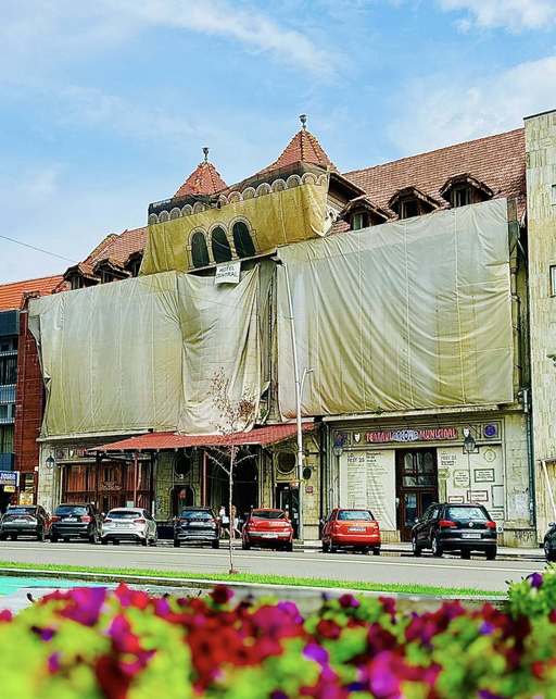 Primarul din Bacău: Am câştigat definitiv în instanţă procesul iniţiat de rechinul imobiliar care deţinea clădirea Hotel Central / Ansamblul Hotel Central – Teatrul Bacovia revine în patrimoniul public - FOTO