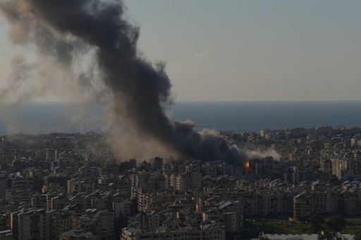 Postul naţional de radio şi televiziune iranian IRIB a relatat explozii în apropierea sediului său, dar a anunţat că transmite în continuare