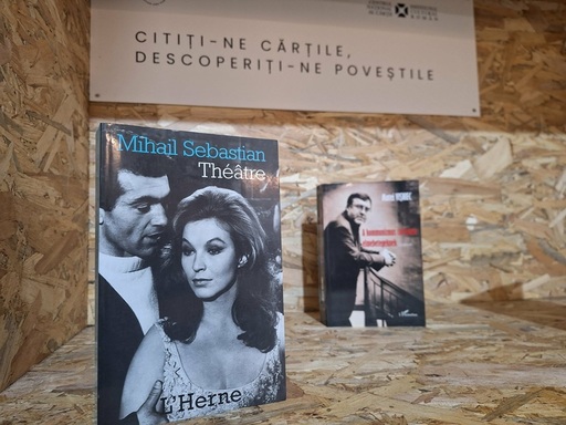 Bibliotecă cu 200 de volume ale scriitorilor români traduşi în străinătate, în Sala Mare a ICR/ Sunt expuse: „Luceafărul” lui Eminescu, tradus în japoneză în stil manga, cartea autobiografică „Una vita romena” de Cristian Mungiu/ FOTO