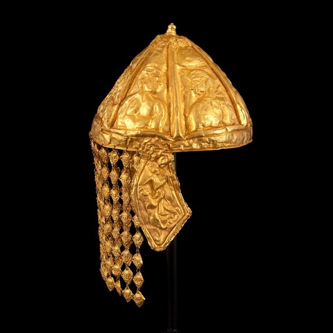 ”Coiful unguresc”, provenit din zona bazinului Mării Negre, a fost vândut la licitaţie pentru 115.000 de euro