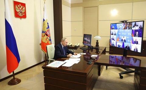 Tineri influenceri sunt instruiţi în Rusia să producă conţinut care susţine războiul din Ucraina