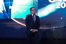 Gala News.ro - Echipa emisiunii ”România, te iubesc”, premiată / Cristian Leonte: Suntem norocoşi să facem parte dintr-o echipă senzaţională care ne-a crescut şi pe care am crescut-o la rândul nostru