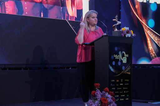 Producătoarea Ada Solomon, premiată la Gala News.ro:  Sănătatea mintală a unui popor ţine şi de sănătatea culturii poporului respectiv / O societate mai sănătoasă este una în care educaţia, cultura şi sănătatea sunt puse pe acelaşi plan