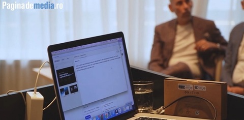 Reclamele digitale pe care clienţii le rulează pe internet pot ajunge direct şi pe ecranele stradale