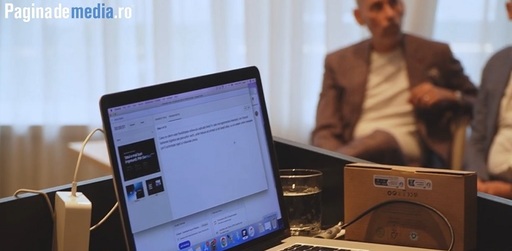 Reclamele digitale pe care clienţii le rulează pe internet pot ajunge direct şi pe ecranele stradale