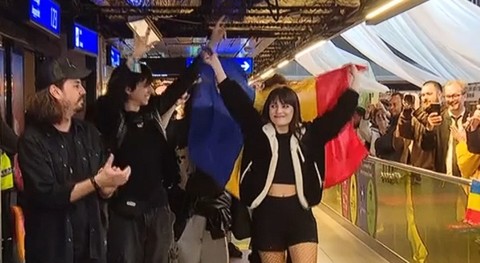 Alexandra Căpitănescu, primită cu aplauze pe Aeroportul Otopeni: A fost o experienţă extraordinar de frumoasă dar şi foarte grea / Suntem câştigătorii inimilor şi asta e mai important decât nişte note