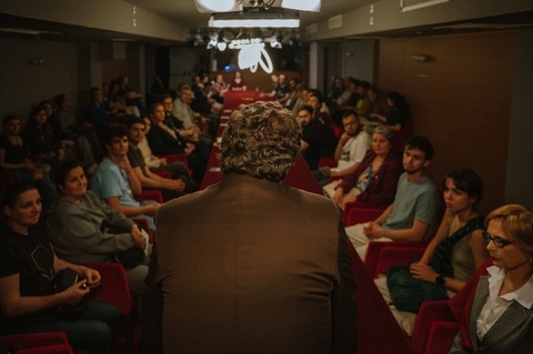 Spectacolul itinerant "Mickey Mouse trebuie să plece", de Noaptea Muzeelor la Teatrul Excelsior/ Accesul publicului este gratuit