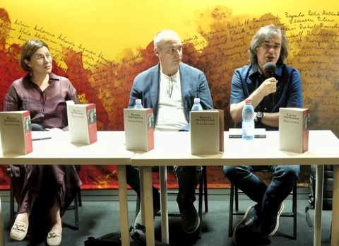 Bookfest - Mircea Cărtărescu a lansat „Texistenţa”: „A ieşit una dintre cele mai bune cărţi pe care eu le-am scris vreodată. Este un autoportret al meu cu o carte în mână”