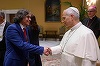 Mircea Cărtărescu, Éric-Emmanuel Schmitt, Jon Fosse, Julia Navarro, printre cei 20 de scriitori cu care Papa Leon s-a întâlnit pentru a sărbători centenarul editurii Vaticanului
