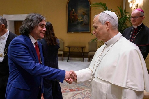 Mircea Cărtărescu, Éric-Emmanuel Schmitt, Jon Fosse, Julia Navarro, printre cei 20 de scriitori cu care Papa Leon s-a întâlnit pentru a sărbători centenarul editurii Vaticanului