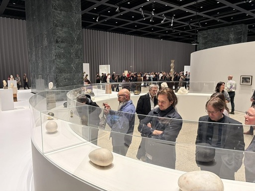 Cum este expusă sculptura lui Brâncuşi în muzee, tema unei prelegeri la Neue Nationalgalerie din Berlin