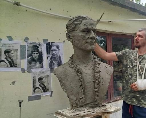 Suceava: Bust al partizanului anticomunist Vasile Motrescu, realizat pentru viitorul memorial de la Vicovu de Jos