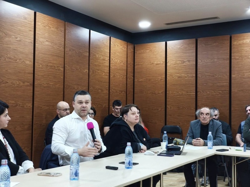 Primarul Ciprian Ciucu a anunţat calendarul concursurilor pentru manageri de teatre/ Pentru primele patru instituţii dosarele se depun până la 25 septembrie
