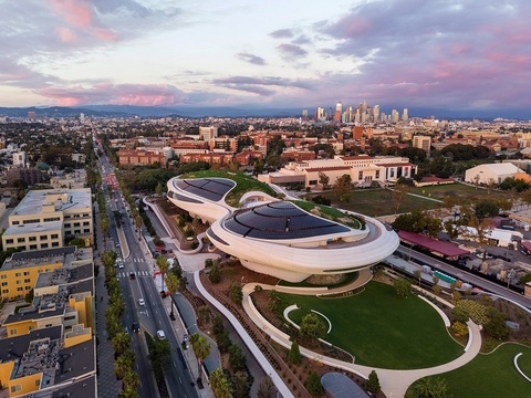 Regizorul George Lucas a dezvăluit o galaxie de opere de artă în noul său muzeu din Los Angeles/ VIDEO