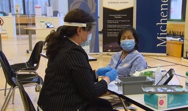 Covid-19: Campania de vaccinare a fost lansată în Canada - VIDEO