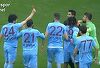 Trabzonspor scoate la vânzare tricouri cu imaginea lui Salih Dursun arătându-i cartonaşul roşu arbitrului la meciul cu Galatasaray. FOTO