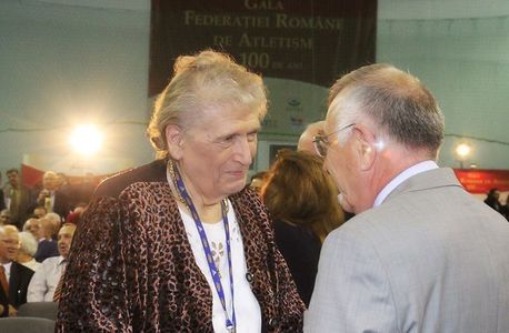 Klaus Iohannis a decorat-o post-mortem pe Iolanda Balaş-Soter
