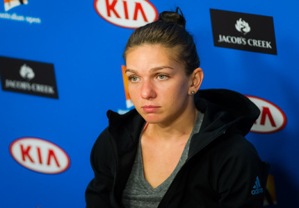 Simona Halep s-a retras din proba de dublu de la Miami Open din cauza unor probleme gastrointestinale