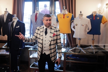 Răzvan Burleanu: Costumele realizate de Cătălin Botezatu sunt aşa cum ne-am dorit GALERIE FOTO
