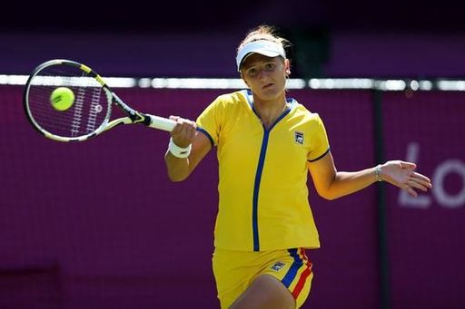 Irina Begu şi-a vopsit unghiile în roşu, galben şi albastru, înaintea întâlnirii cu Germania