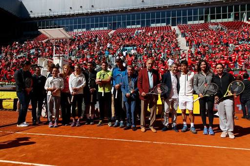 Record Guinness stabilit la turneul de la Madrid cu participarea a aproape 1.500 de persoane, între care şi Ion Ţiriac