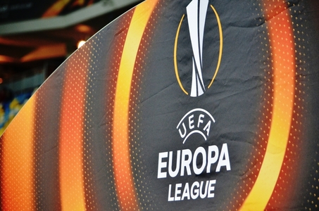 Olandezul Bjorn Kuipers şi ungurul Viktor Kassai vor arbitra meciurile din semifinalele Ligii Europa