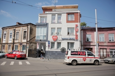 Dosar penal în cazul decesului lui Ekeng, anchetatorii au ridicat documente de la Ambulanţa Puls şi vor audia mai multe persoane