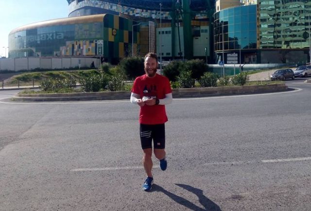 Ultramaratonistul Radu Milea vrea să stabilească un record naţional la alergare timp de 24 de ore