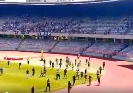 Incidente după meciul Universitatea Cluj - Olimpia Satu Mare din Liga II. VIDEO