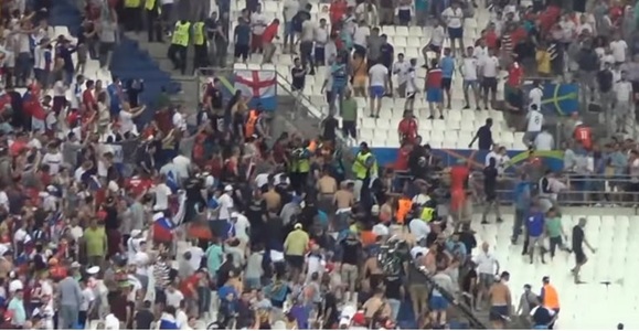 Poliţia franceză a reţinut 40 de huligani ruşi la Nisa