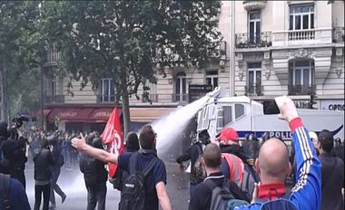 Poliţia franceză a reţinut 12 suporteri spanioli înaintea meciului cu Turcia