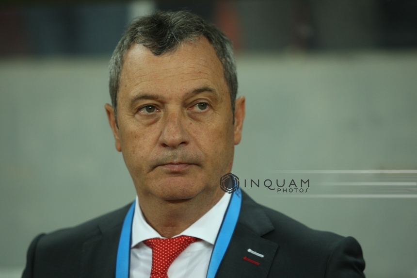 Pandurii Târgu Jiu i-a făcut o ofertă antrenorului Mircea Rednic