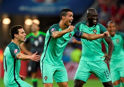 Portugalia a învins Ţara Galilor, scor 2-0, şi s-a calificat în finala Euro-2016
