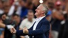 Deschamps: Este minunat. Nu avem puterea de a rezolva problemele oamenilor, dar îi putem bucura astfel încât să uite de griji